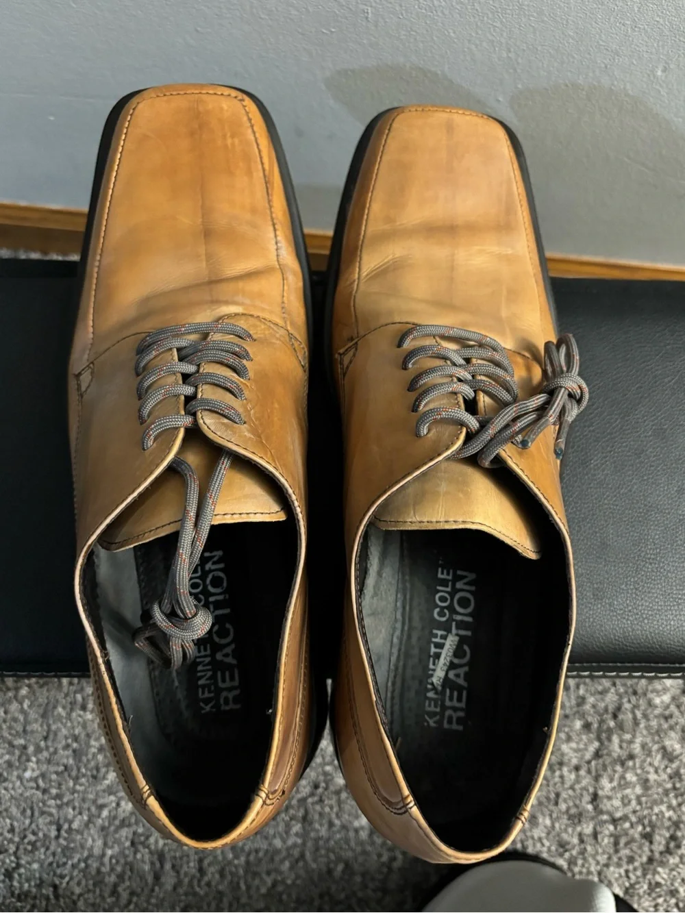 Kenneth Cole Reaction sleek tan